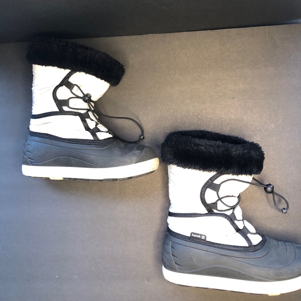 KAMIK SNOW BOOTS